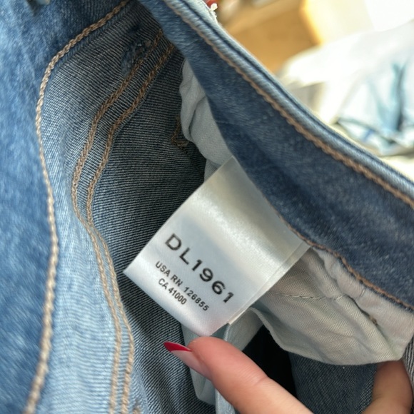 DL1961 Jeans - Picture 4 of 6